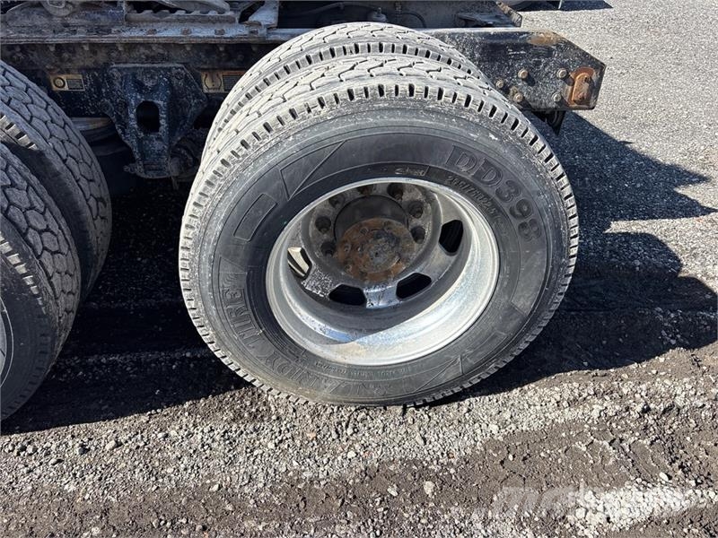 Kenworth 6x4 T/A Sleeper Truck Tractor (Inoperable) Motrici e Trattori Stradali