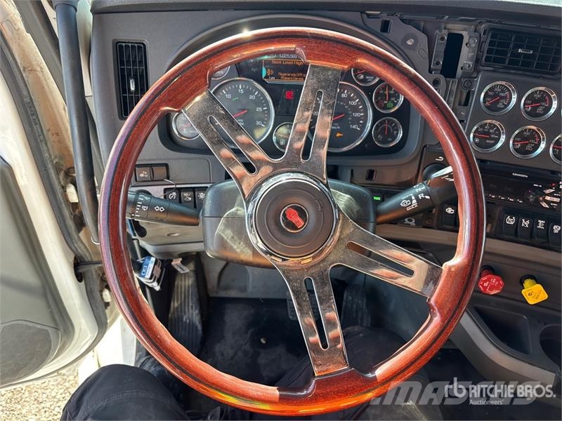 Kenworth 6x4 T/A Sleeper Truck Tractor (Inoperable) Motrici e Trattori Stradali