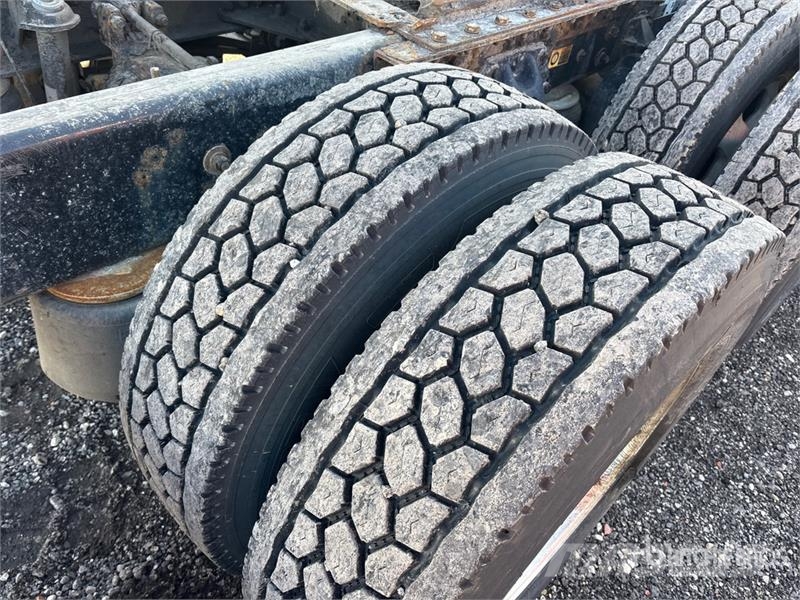 Kenworth 6x4 T/A Sleeper Truck Tractor (Inoperable) Motrici e Trattori Stradali