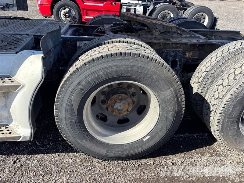 Kenworth 6x4 T/A Sleeper Truck Tractor (Inoperable) Motrici e Trattori Stradali