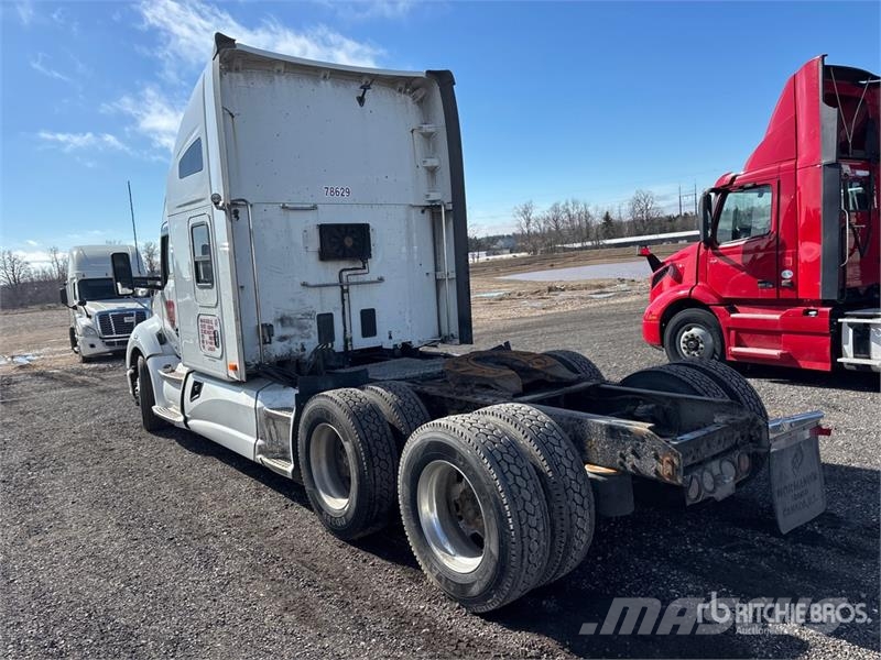 Kenworth 6x4 T/A Sleeper Truck Tractor (Inoperable) Motrici e Trattori Stradali