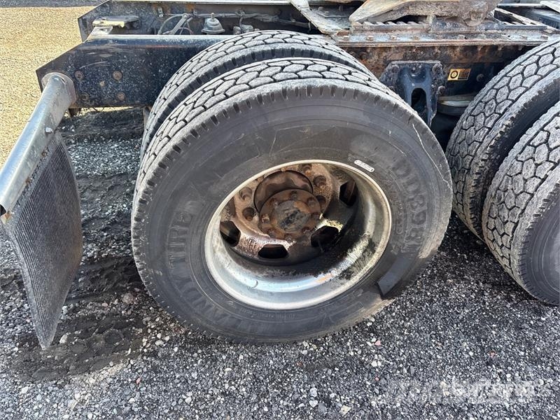 Kenworth 6x4 T/A Sleeper Truck Tractor (Inoperable) Motrici e Trattori Stradali