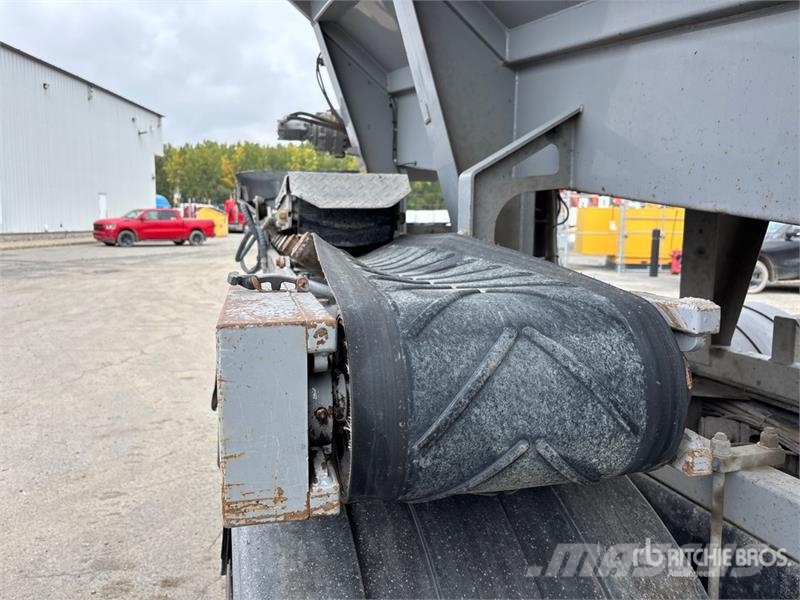 Kenworth Dahms Ultra 18 on Kenworth T800 8x4 Twin-Steer St Stroje na výrobu betonových prefabrikátů