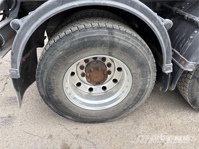 Kenworth Dahms Ultra 18 on Kenworth T800 8x4 Twin-Steer St Stroje na výrobu betonových prefabrikátů