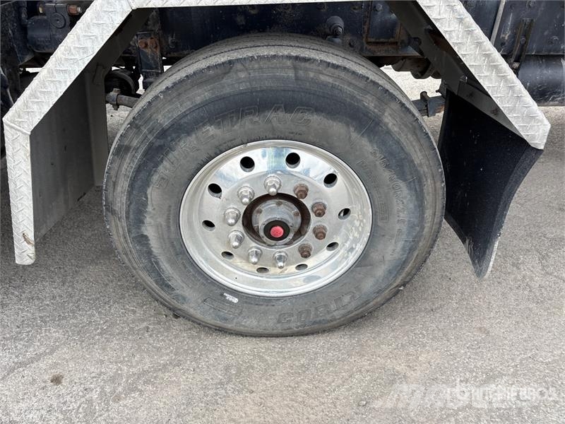 Kenworth Dahms Ultra 18 on Kenworth T800 8x4 Twin-Steer St Stroje na výrobu betonových prefabrikátů