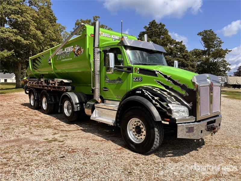 Kenworth Extreme XTR25HD on  Kenworth T880 8x4 Stone Spread ماكينات الحصاة والخرسانة
