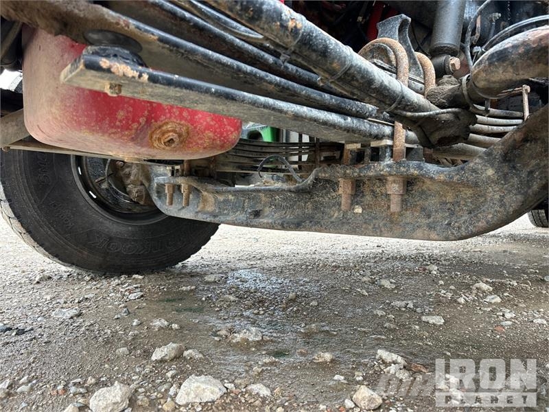 Kenworth Extreme XTR25HD on  Kenworth T880 8x4 Stone Spread ماكينات الحصاة والخرسانة