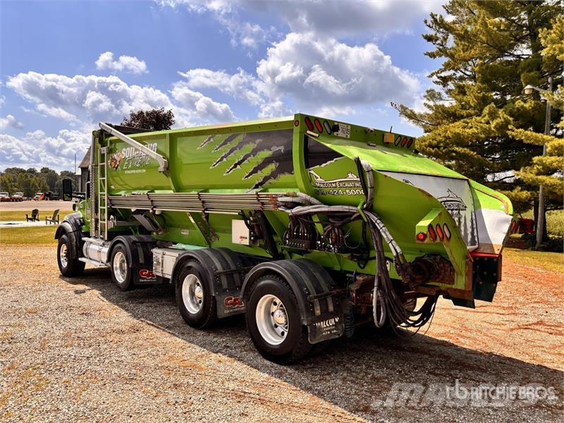 Kenworth Extreme XTR25HD on  Kenworth T880 8x4 Stone Spread ماكينات الحصاة والخرسانة