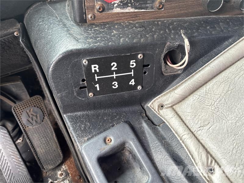 Kenworth K100E Vetopöytäautot