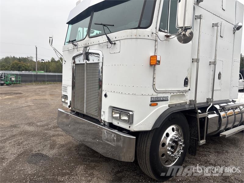 Kenworth K100E Vetopöytäautot