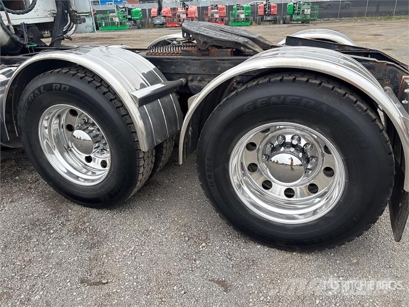 Kenworth K100E Vetopöytäautot
