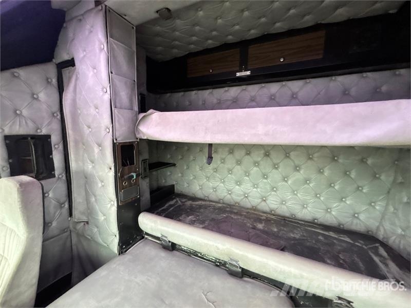 Kenworth K100E Vetopöytäautot