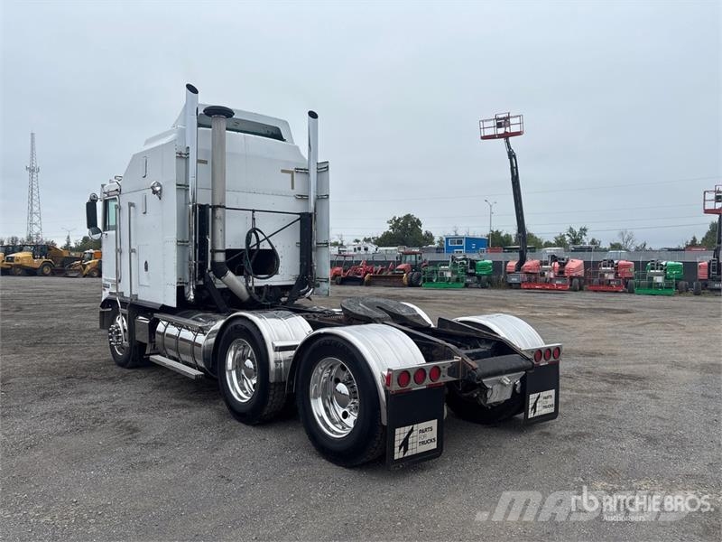 Kenworth K100E Vetopöytäautot
