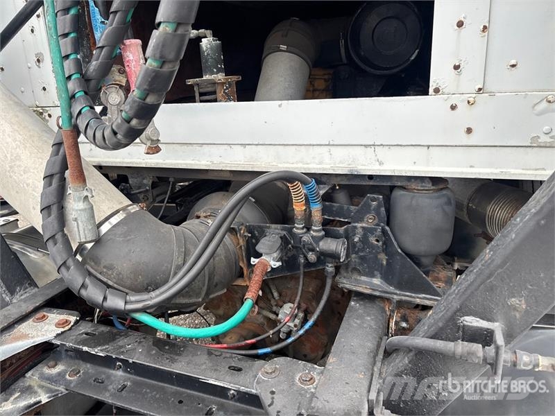 Kenworth K100E Vetopöytäautot