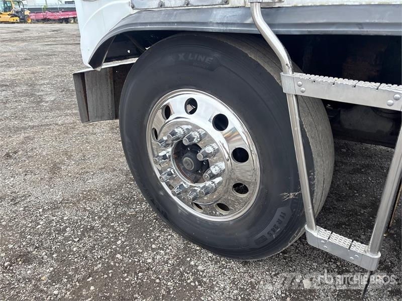 Kenworth K100E Vetopöytäautot