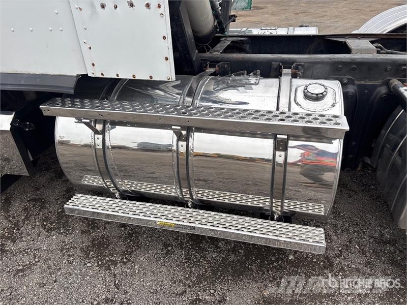 Kenworth K100E Vetopöytäautot