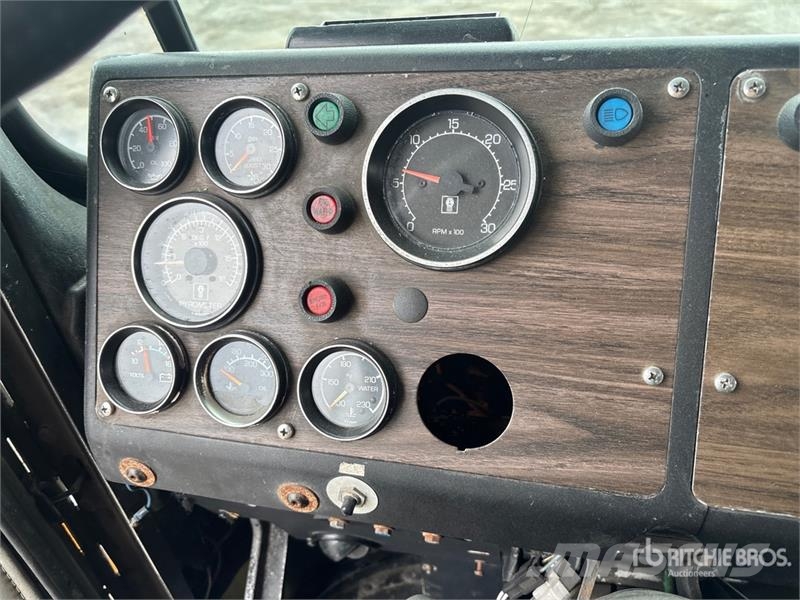 Kenworth K100E Vetopöytäautot