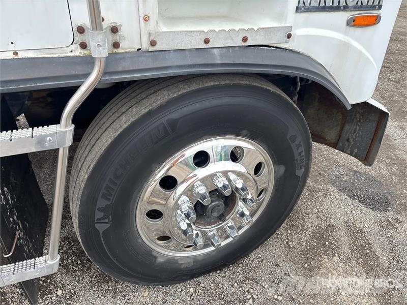 Kenworth K100E Vetopöytäautot
