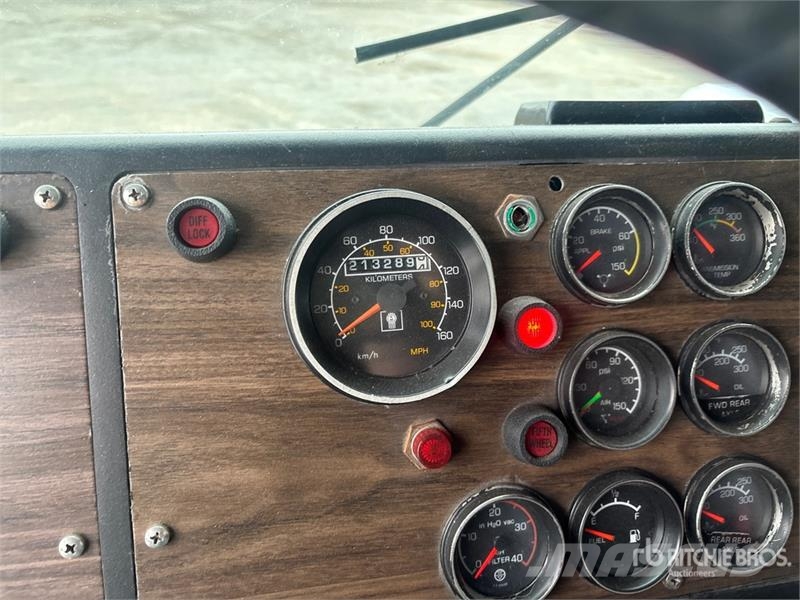 Kenworth K100E Vetopöytäautot