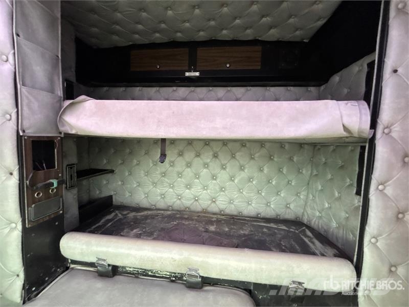 Kenworth K100E Vetopöytäautot