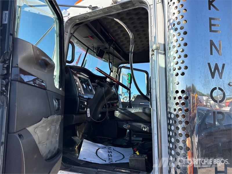 Kenworth T-800 Sleeper Tow Truck Евакуатори