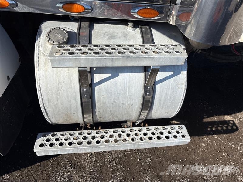 Kenworth T-800 Sleeper Tow Truck Евакуатори
