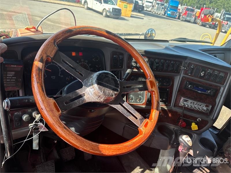 Kenworth T2000 6x4 T/A Sleeper Truck Tractor Vilcēji