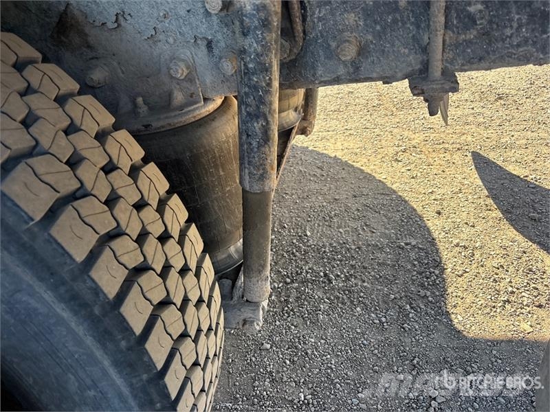 Kenworth T300 Camiones con caja de remolque