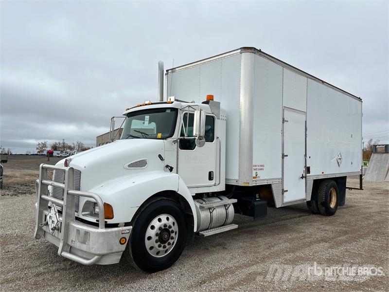Kenworth T300 Camiones con caja de remolque