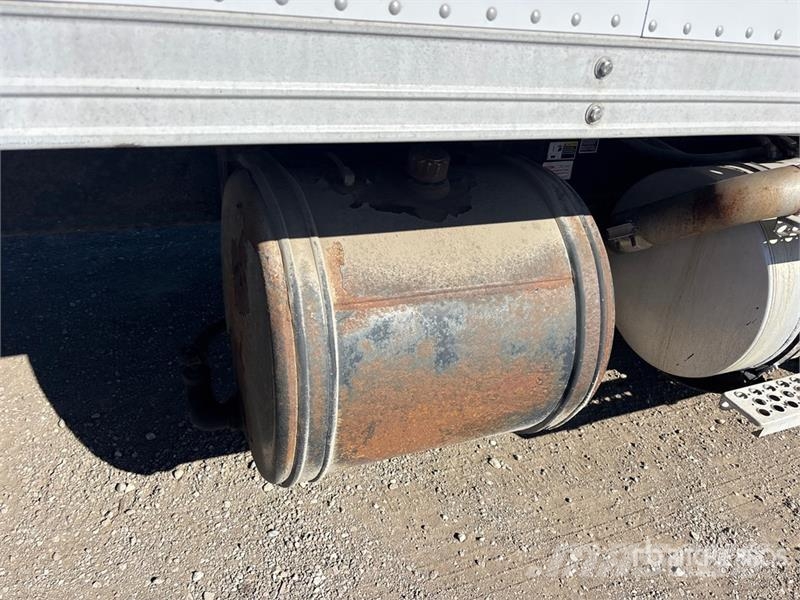 Kenworth T300 Camiones con caja de remolque