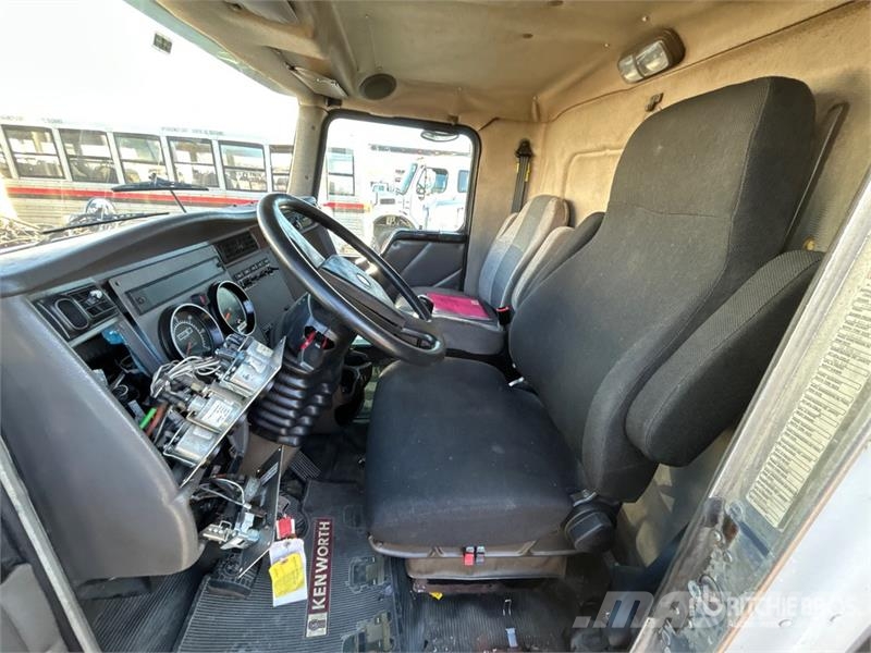 Kenworth T300 Sanduk kamioni