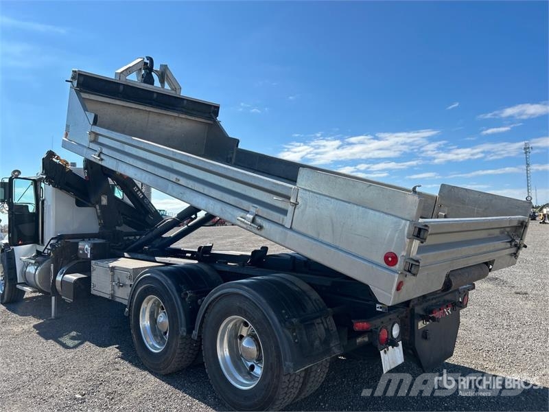 Kenworth T300 شاحنات الرافعات