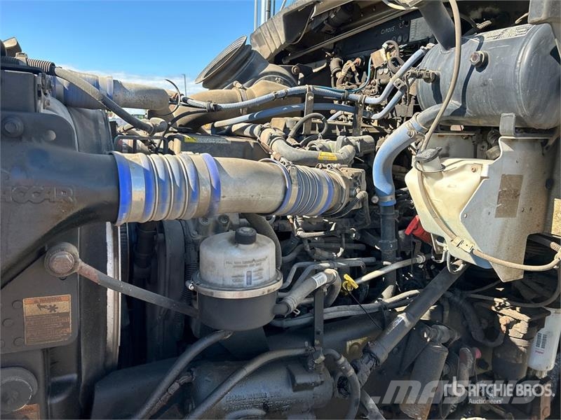 Kenworth T300 شاحنات الرافعات