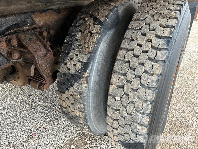 Kenworth T300 Camiones con caja de remolque