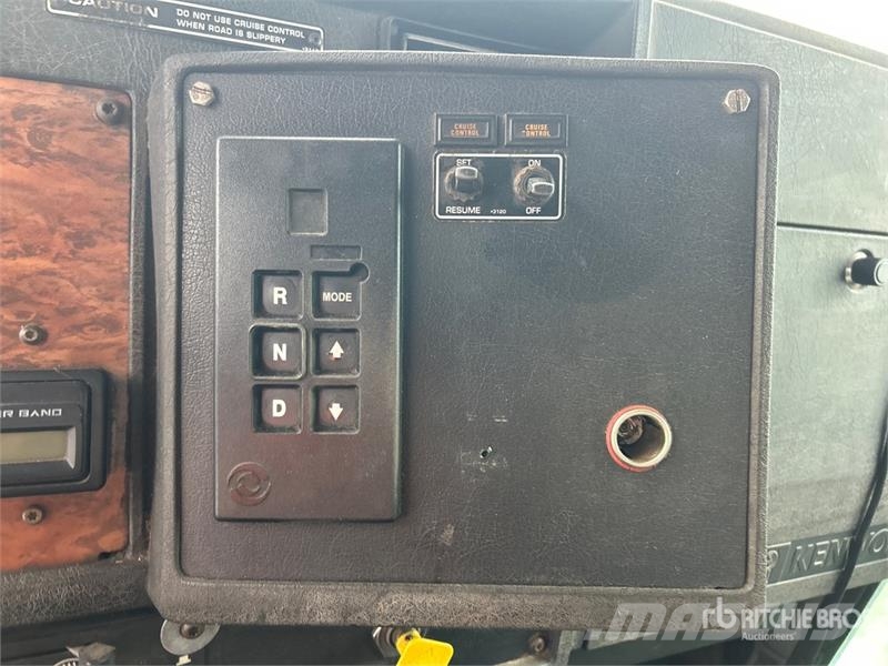 Kenworth T300 Kamioni sa otvorenim sandukom