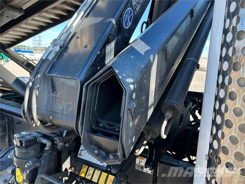 Kenworth T300 شاحنات الرافعات