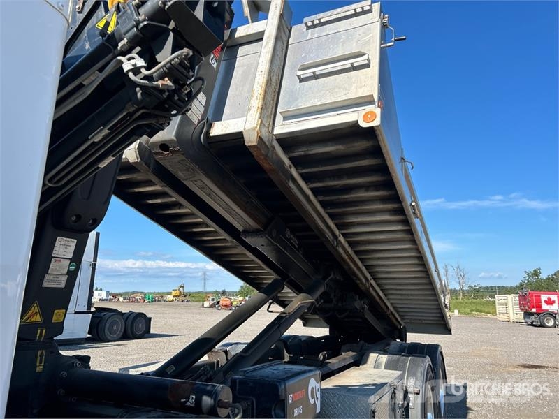 Kenworth T300 شاحنات الرافعات