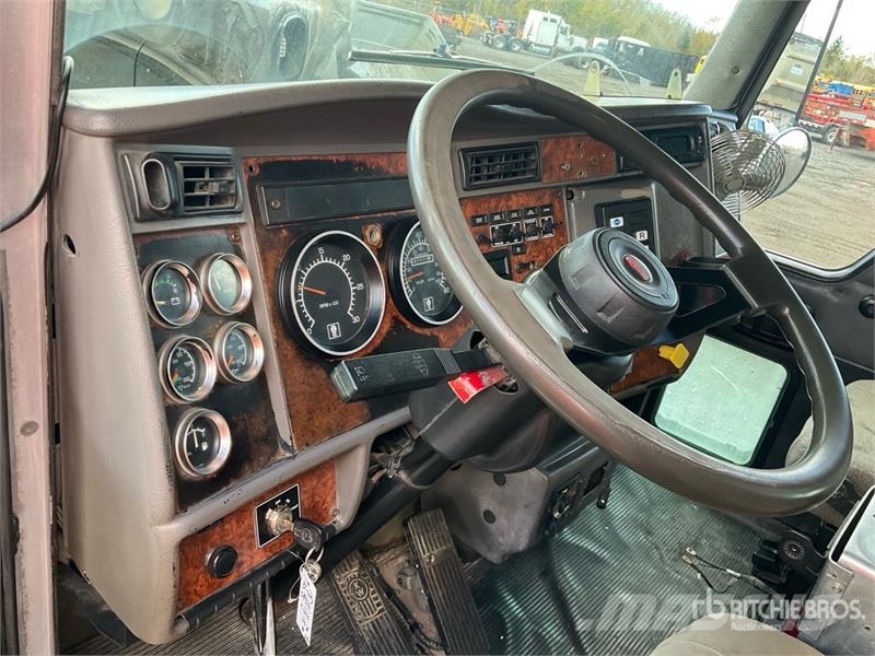 Kenworth T300 Tovornjaki za vodo