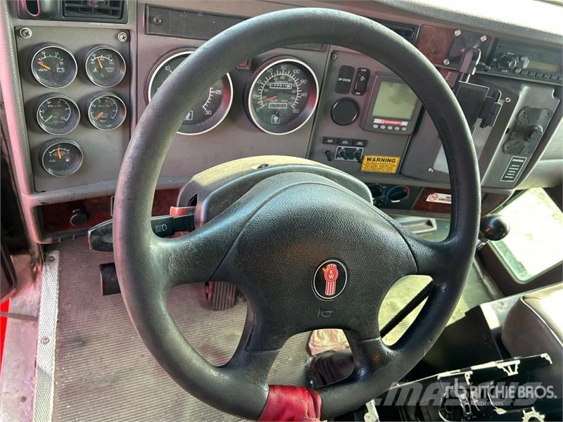 Kenworth T300 Вантажівки для доставки напоїв