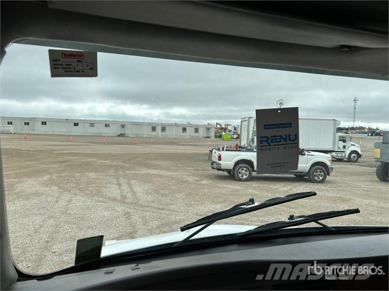 Kenworth T300 Camiones con caja de remolque
