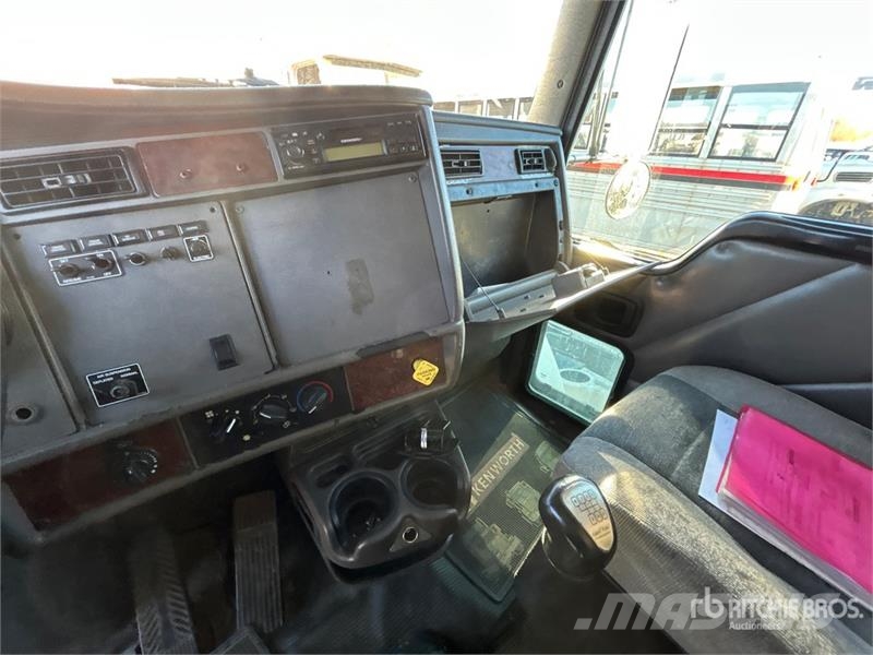 Kenworth T300 Sanduk kamioni