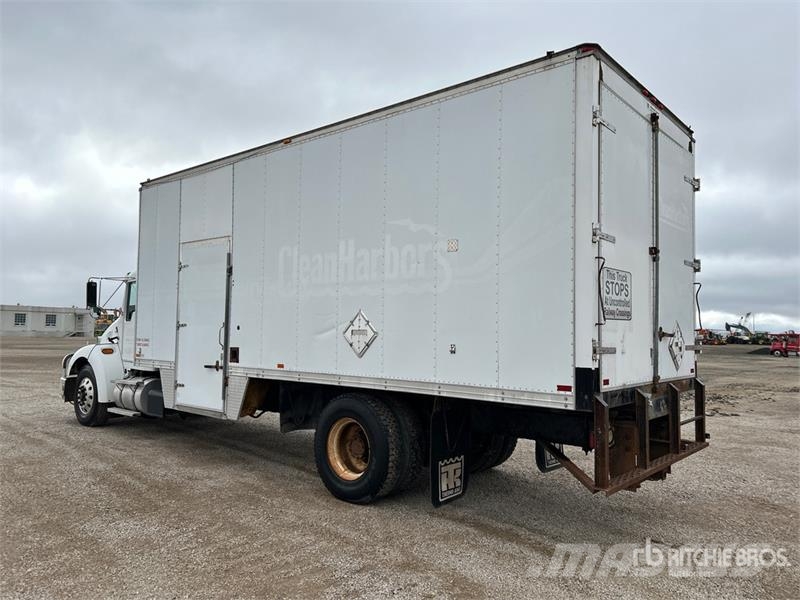 Kenworth T300 Camiones con caja de remolque