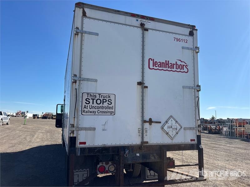 Kenworth T300 Camiones con caja de remolque