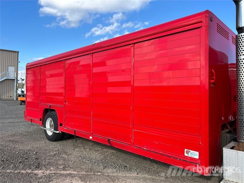 Kenworth T300 Вантажівки для доставки напоїв