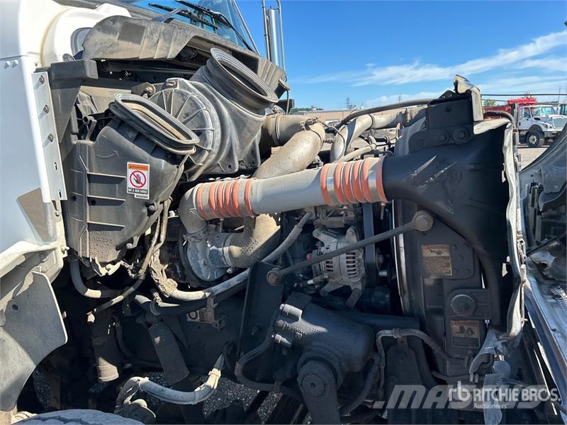 Kenworth T300 شاحنات الرافعات