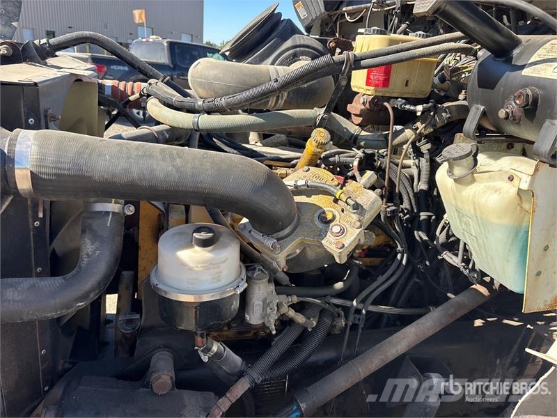 Kenworth T300 Camiones con caja de remolque