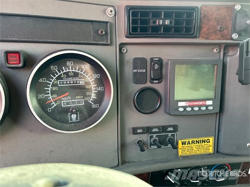 Kenworth T300 Вантажівки для доставки напоїв
