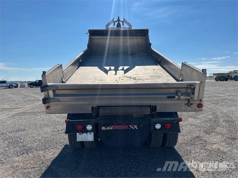 Kenworth T300 شاحنات الرافعات
