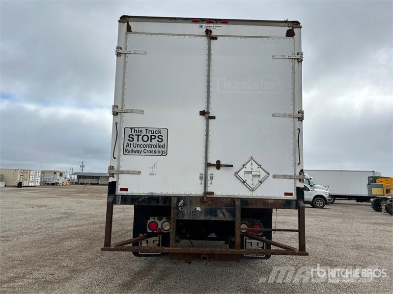 Kenworth T300 Camiones con caja de remolque