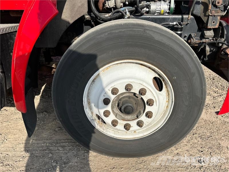 Kenworth T300 Вантажівки для доставки напоїв